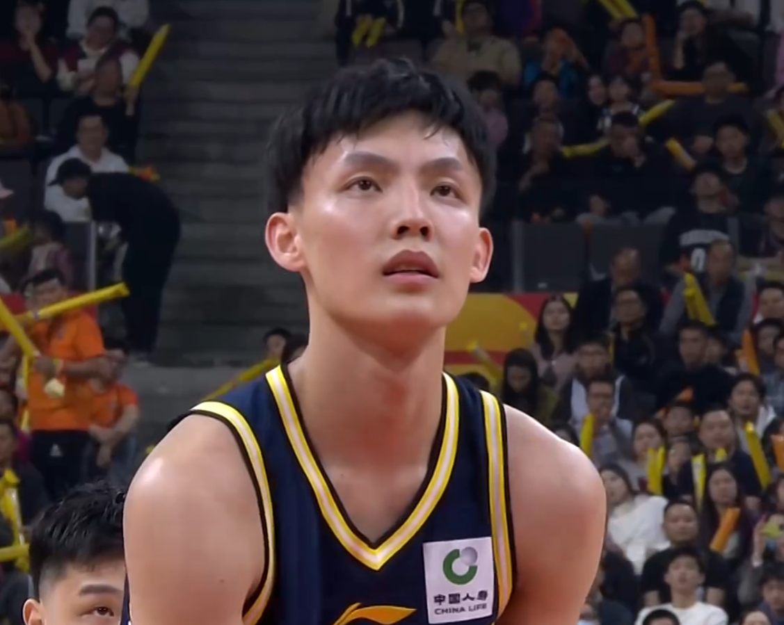 开云体育APP-广东今日早报！徐杰完成国家队报到，杜锋官宣高升，小崔复出预告