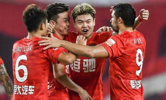 开云体育网址-广州队从为国养士到重回榜首 两遇山东境遇不同